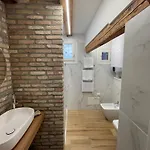 Loft For Couples Close To The Ghetto アパート