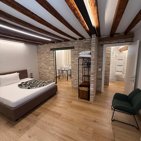 Loft For Couples Close To The Ghetto Apartman