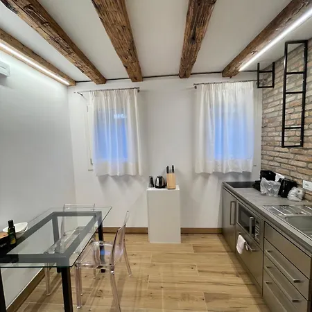 Loft For Couples Close To The Ghetto